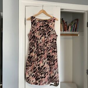 It has pockets! Multicolored GAP dress size 14